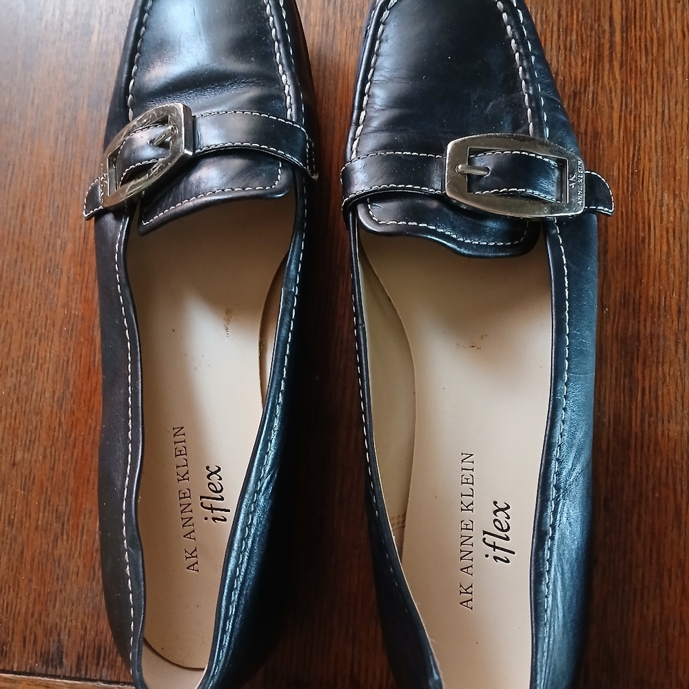 Anne Klein Black Leather Buckle Loafers Size 6.5 Womens Shoes